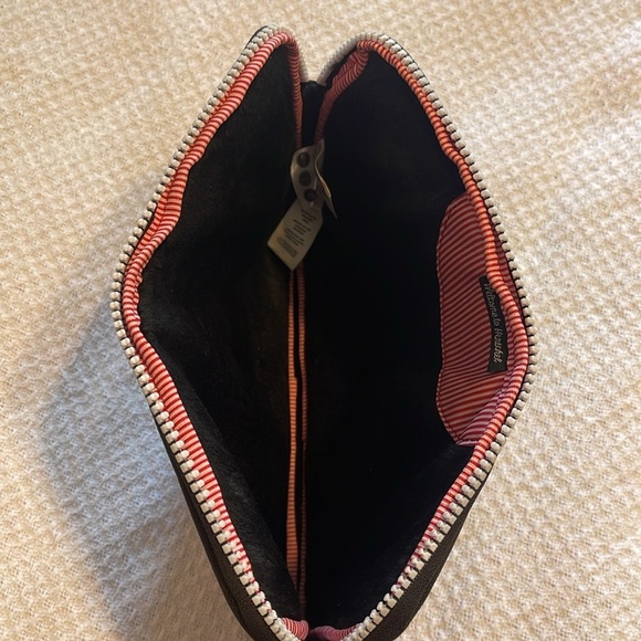 Herschel Tablet Ipad Accessories Case Black with‎ White Trim 7 x 10 - Picture 7 of 8